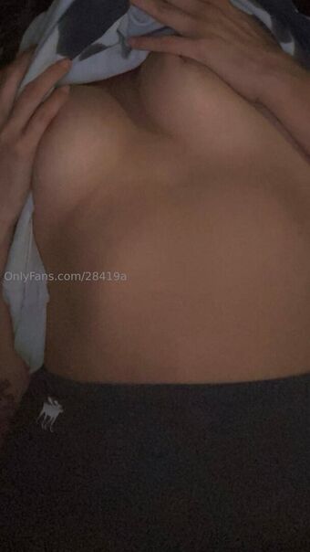 28419a Photo Fuites Nudes OnlyFans 27