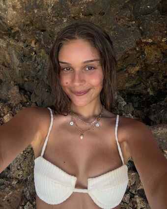 Aina Simon Photo Fuites Nudes OnlyFans 3
