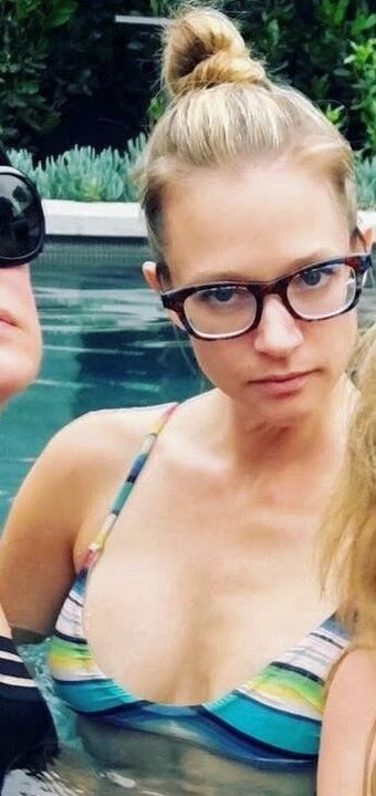 AJ Cook Photo Fuites Nudes OnlyFans 13