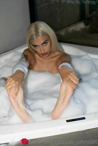 ali_johnson Photo Fuites Nudes OnlyFans 24