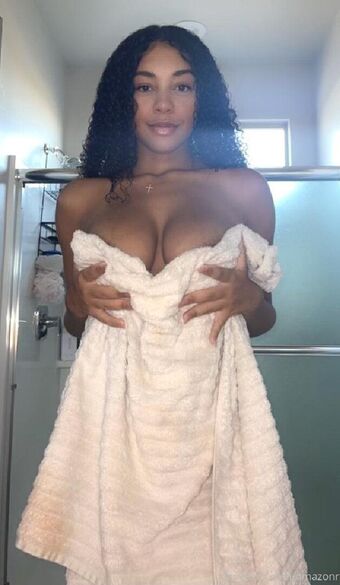 AmazonRara Photo Fuites Nudes OnlyFans 4