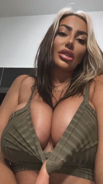 Amelia Sofia Photo Fuites Nudes OnlyFans 1