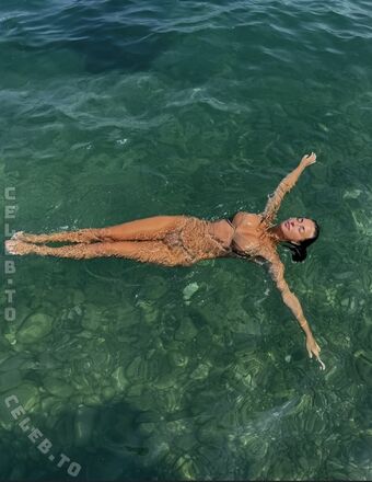 Amelie Manzoli Photo Fuites Nudes OnlyFans 261