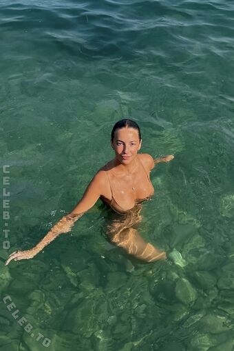 Amelie Manzoli Photo Fuites Nudes OnlyFans 262