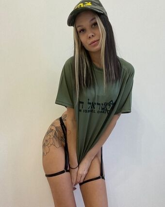 Ami Young Photo Fuites Nudes OnlyFans 38