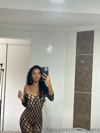 Ana Miguera Photo Fuites Nudes OnlyFans 21