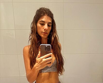 Andréia Sadi