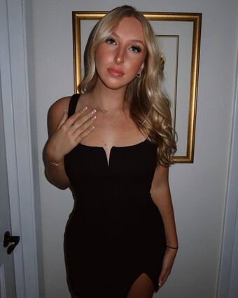 Anna Schmid Photo Fuites Nudes OnlyFans 4