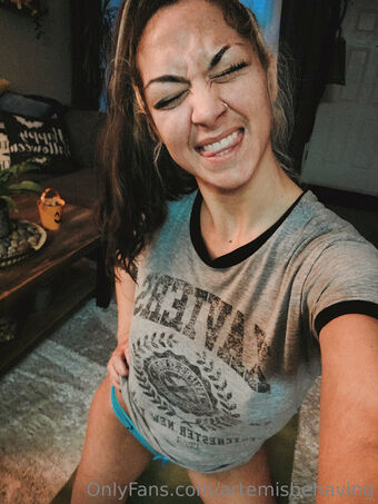 artemisbehaving Photo Fuites Nudes OnlyFans 12