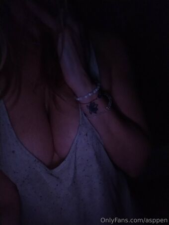 asppen Photo Fuites Nudes OnlyFans 10