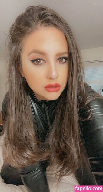 ava_hadley