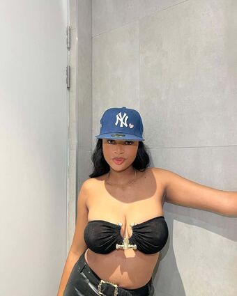 Ayanda Pambo Photo Fuites Nudes OnlyFans 10