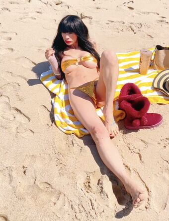 Bai Ling