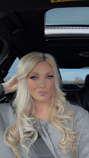 blondiebynight87