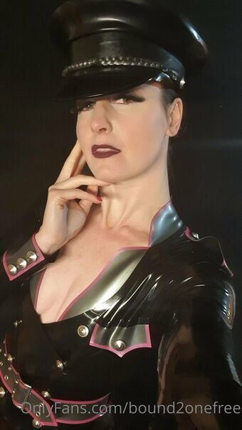 bound2onefree Photo Fuites Nudes OnlyFans 7