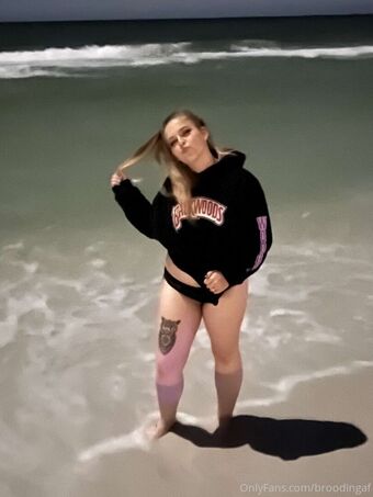 broodingaf Photo Fuites Nudes OnlyFans 5