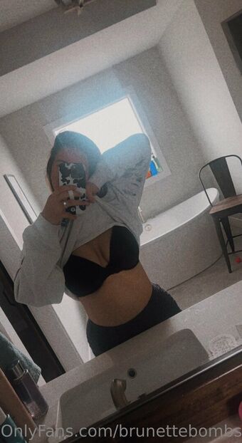 brunettebombshell13