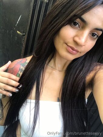 brunettesexyy