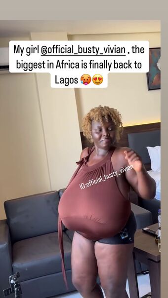 Busty Vivian Photo Fuites Nudes OnlyFans 52