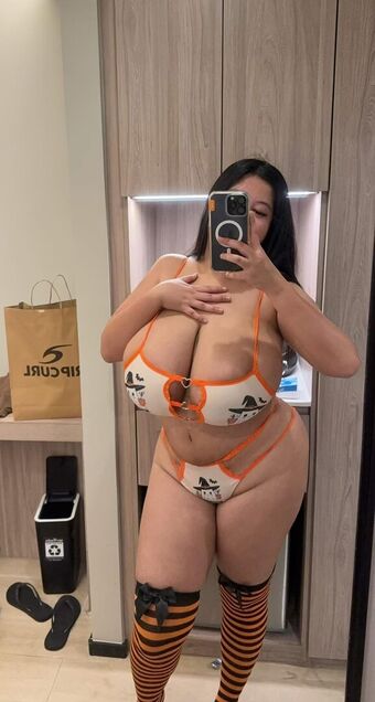 bustyzoe Photo Fuites Nudes OnlyFans 70