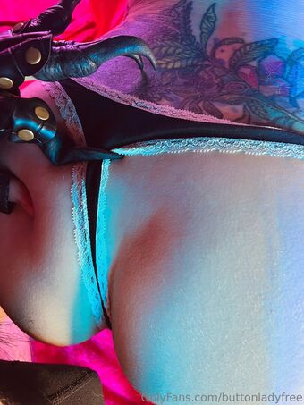 buttonladyfree Photo Fuites Nudes OnlyFans 15