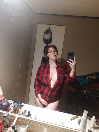 buxombat Photo Fuites Nudes OnlyFans 6