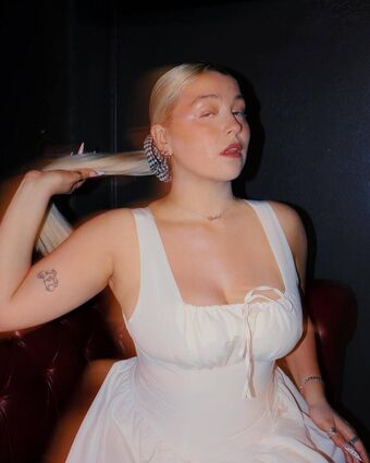 Caity Baser Photo Fuites Nudes OnlyFans 108