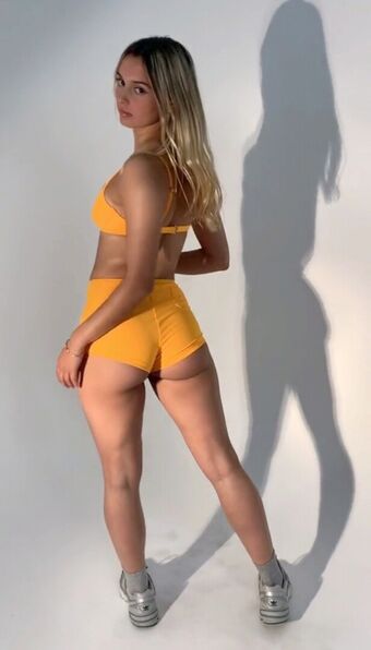 Cande Simoneit Photo Fuites Nudes OnlyFans 18