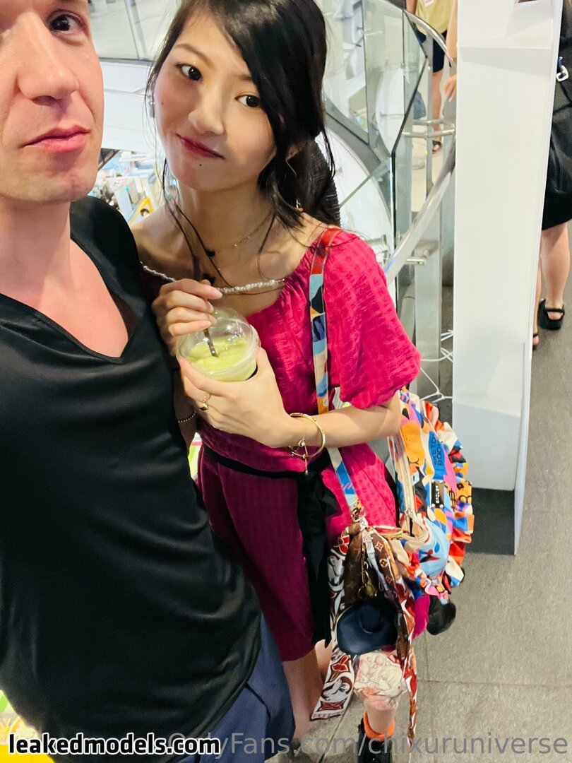 Chixuruniverse in the raw- Uncensored OnlyFans leaks.