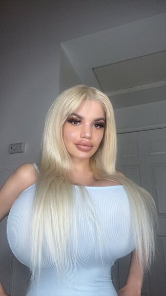 Chloe Da Model
