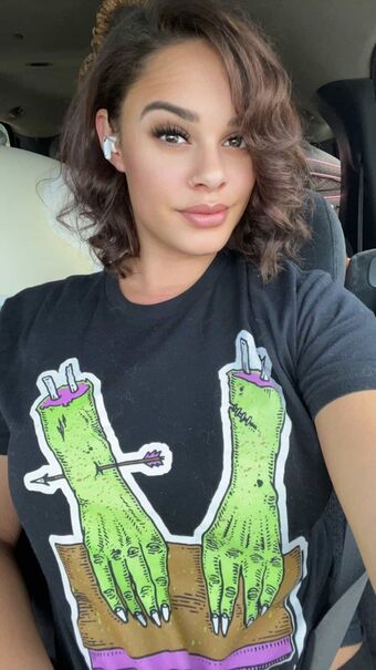 clair_bare92