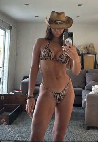 Clari Cremaschi Photo Fuites Nudes OnlyFans 12