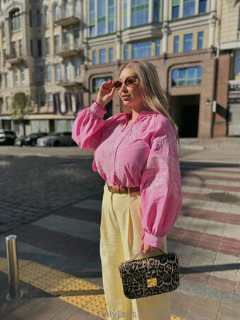 curvy_model_kate