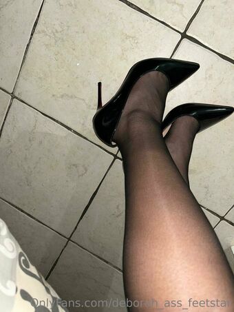 deborah_ass_feetstar
