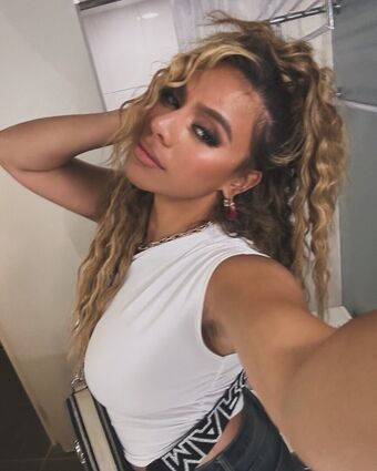 Dinah Jane Photo Fuites Nudes OnlyFans 19