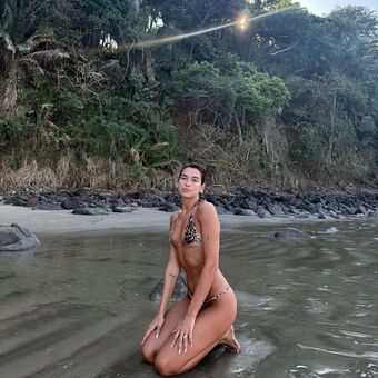 Dua-lipa