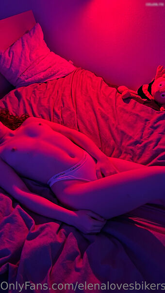 Elenarides Photo Fuites Nudes OnlyFans 21