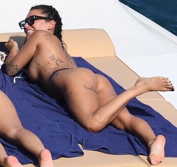 Ella Ding Photo Fuites Nudes OnlyFans 10