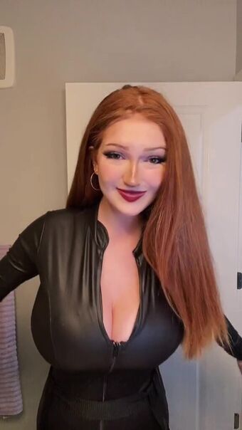 Emily Fiore Photo Fuites Nudes OnlyFans 23