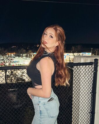 Emily Fiore Photo Fuites Nudes OnlyFans 28