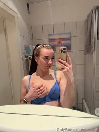 emmilou Photo Fuites Nudes OnlyFans 12