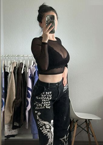 Emmo Photo Fuites Nudes OnlyFans 14
