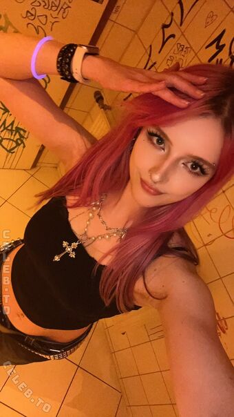 erdbeermilcher Photo Fuites Nudes OnlyFans 8