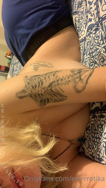 errrrotika Photo Fuites Nudes OnlyFans 14