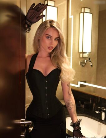 Eva Level Photo Fuites Nudes OnlyFans 21