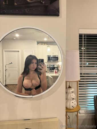 favaly Photo Fuites Nudes OnlyFans 9