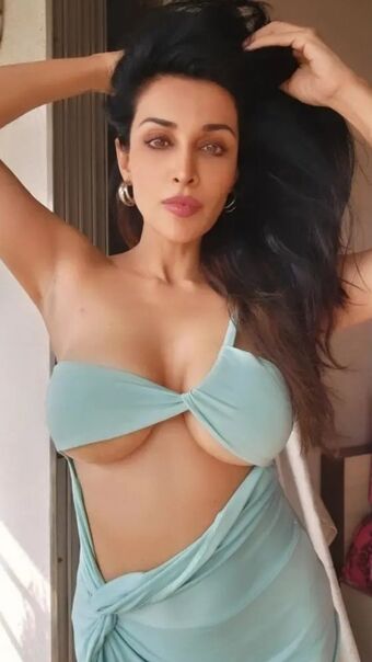 Flora Saini