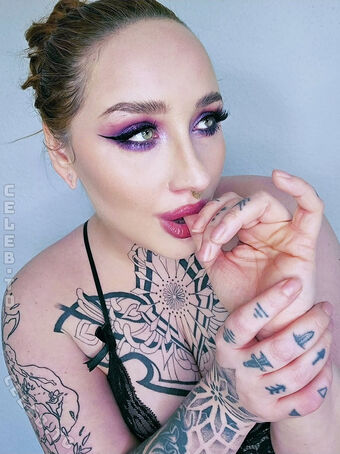 Frau Kopf Photo Fuites Nudes OnlyFans 24