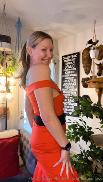 harlowflowerfootgoddess