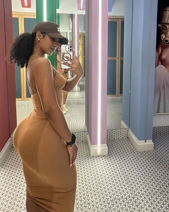 Isaury Calvo Photo Fuites Nudes OnlyFans 10